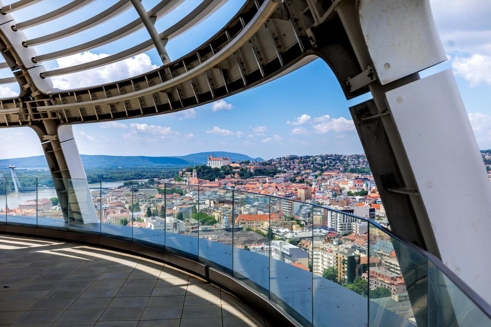 Sky Park 1 - Luxurious #Instaworthy Apartment In Downtown City Center With Included Parking, Best Address In Town Bratislava Exterior foto